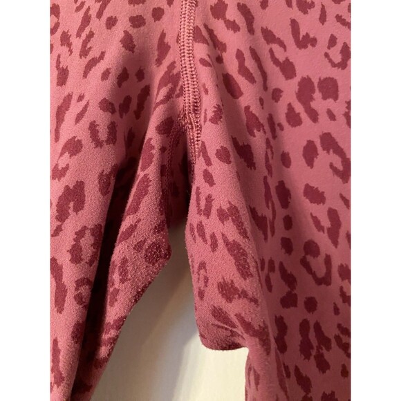 Athleta Salutation Leggings Size Small Petite Stash Pocket 7/8 Tight Leopard - Picture 4 of 7